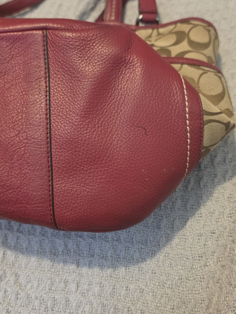 Coach Park Signature Carrie Tote Beige With Burgundy Trim - Picture 12 of 12